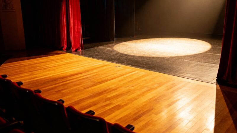 Międzynarodowy spektakl „Szczęśliwy, kto poznał Hrdlaka” łączy Polskę i Niemcy na scenie