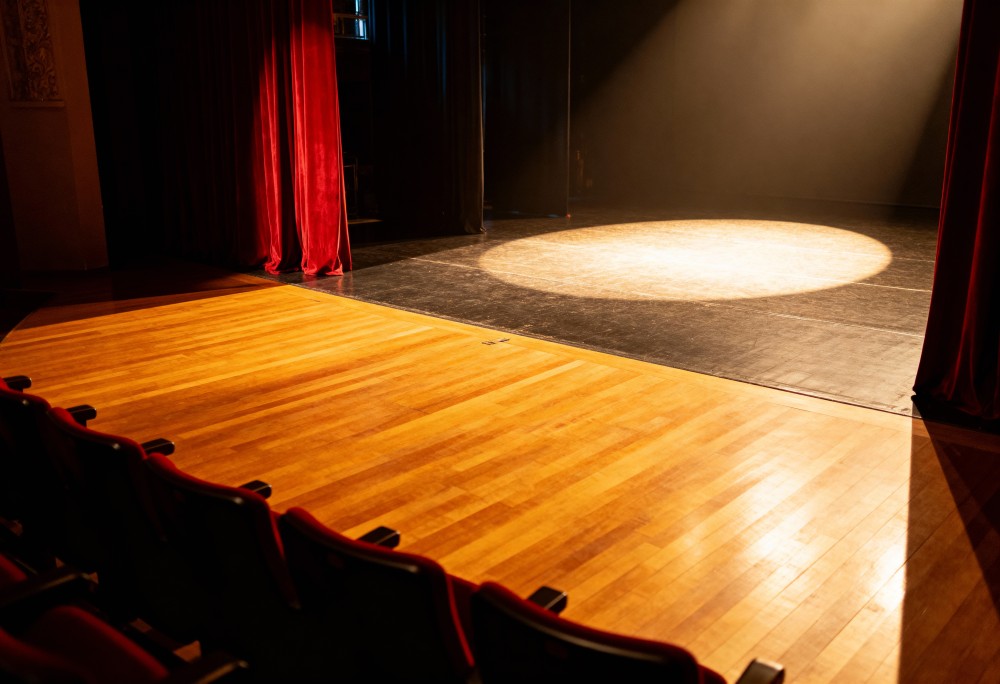 Międzynarodowy spektakl „Szczęśliwy, kto poznał Hrdlaka” łączy Polskę i Niemcy na scenie