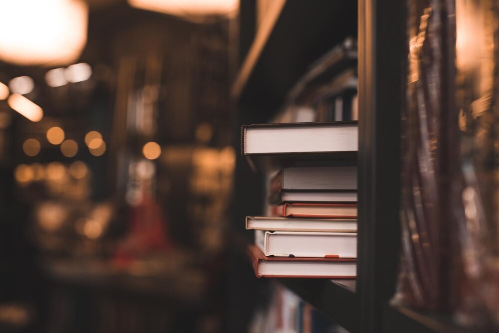 Biblioteka jako przestrzeń tajemnic i odkryć