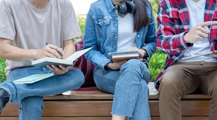Lato z Biblioteką 2026: Kreatywne Wakacje dla Dzieci